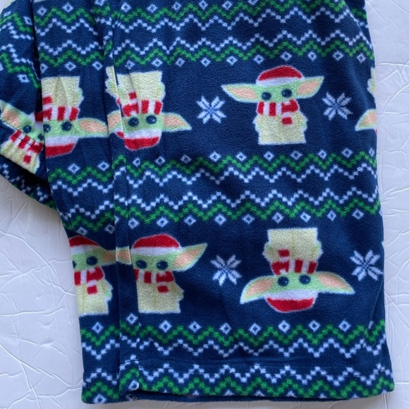 Star Wars The Mandalorian Grogu Baby Yoda Santa Christmas Pajama Set XXL - Picture 6 of 6